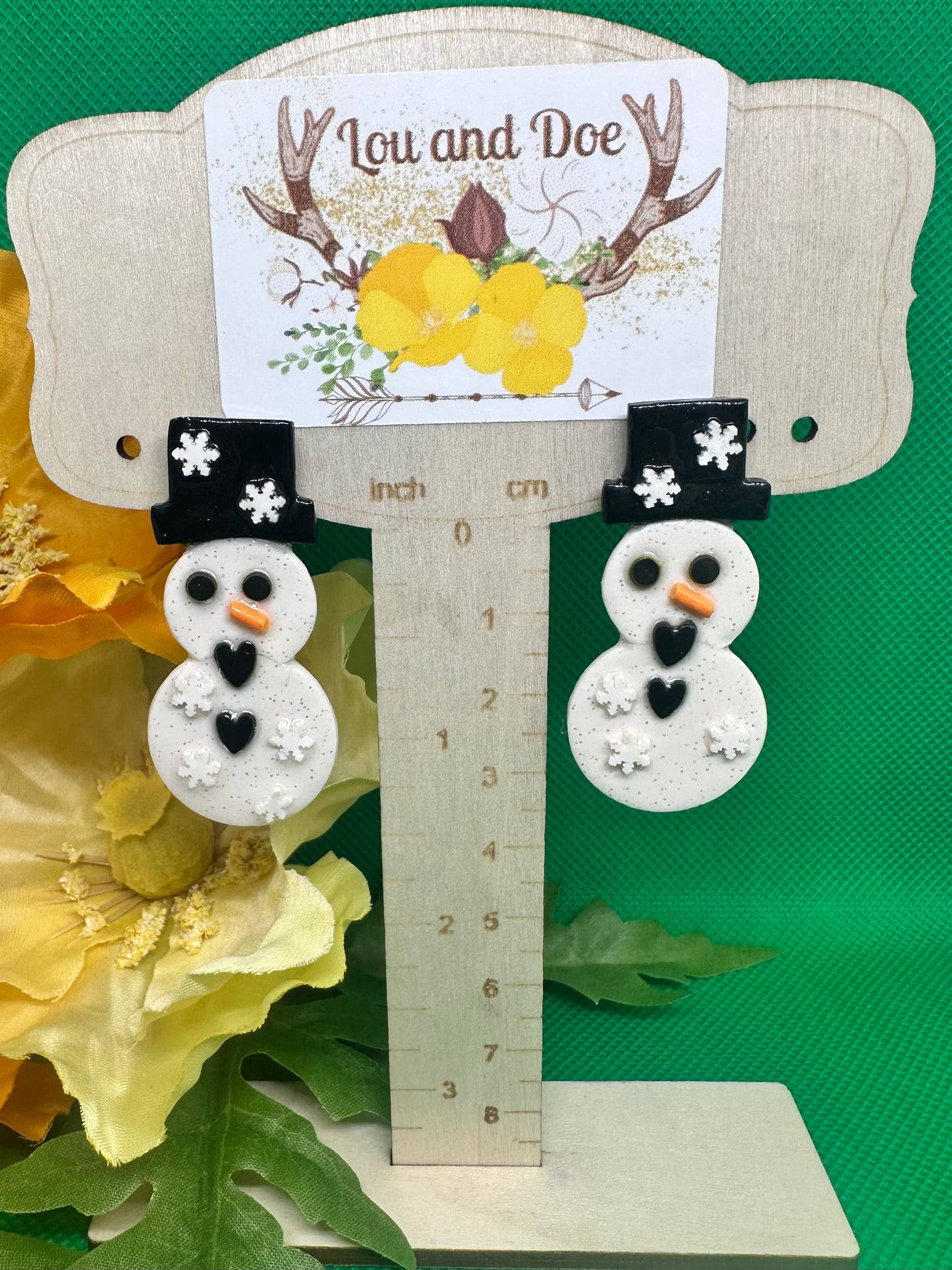 ☃️snowman earrings on a stud backing☃️