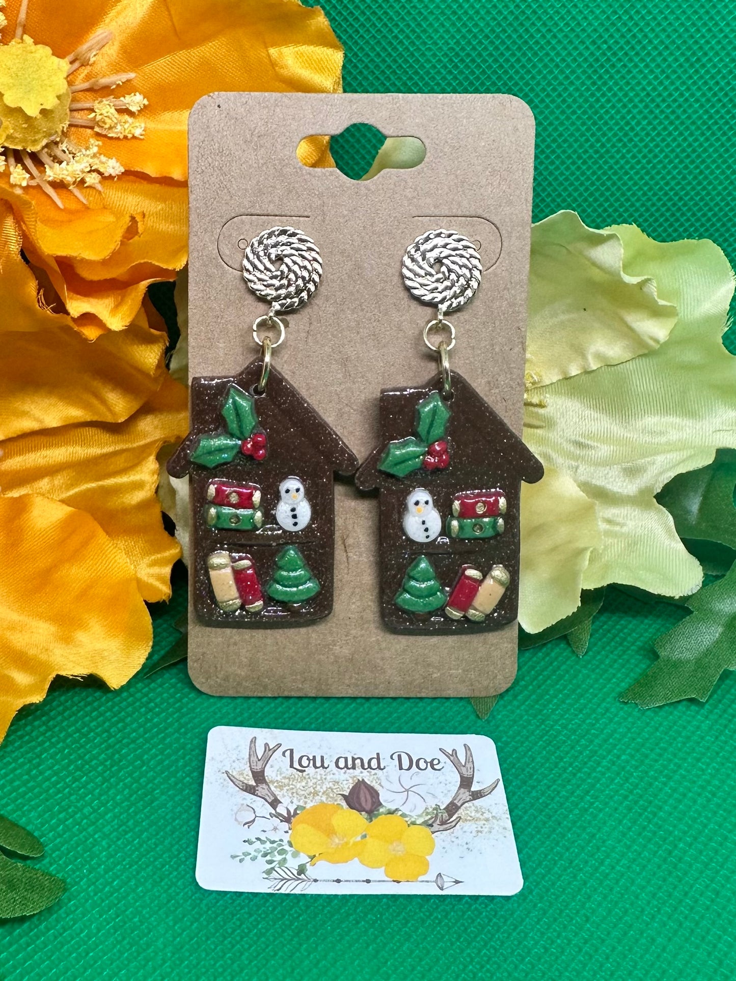 ⛄️holiday house bookshelf earrings on gold findings⛄️