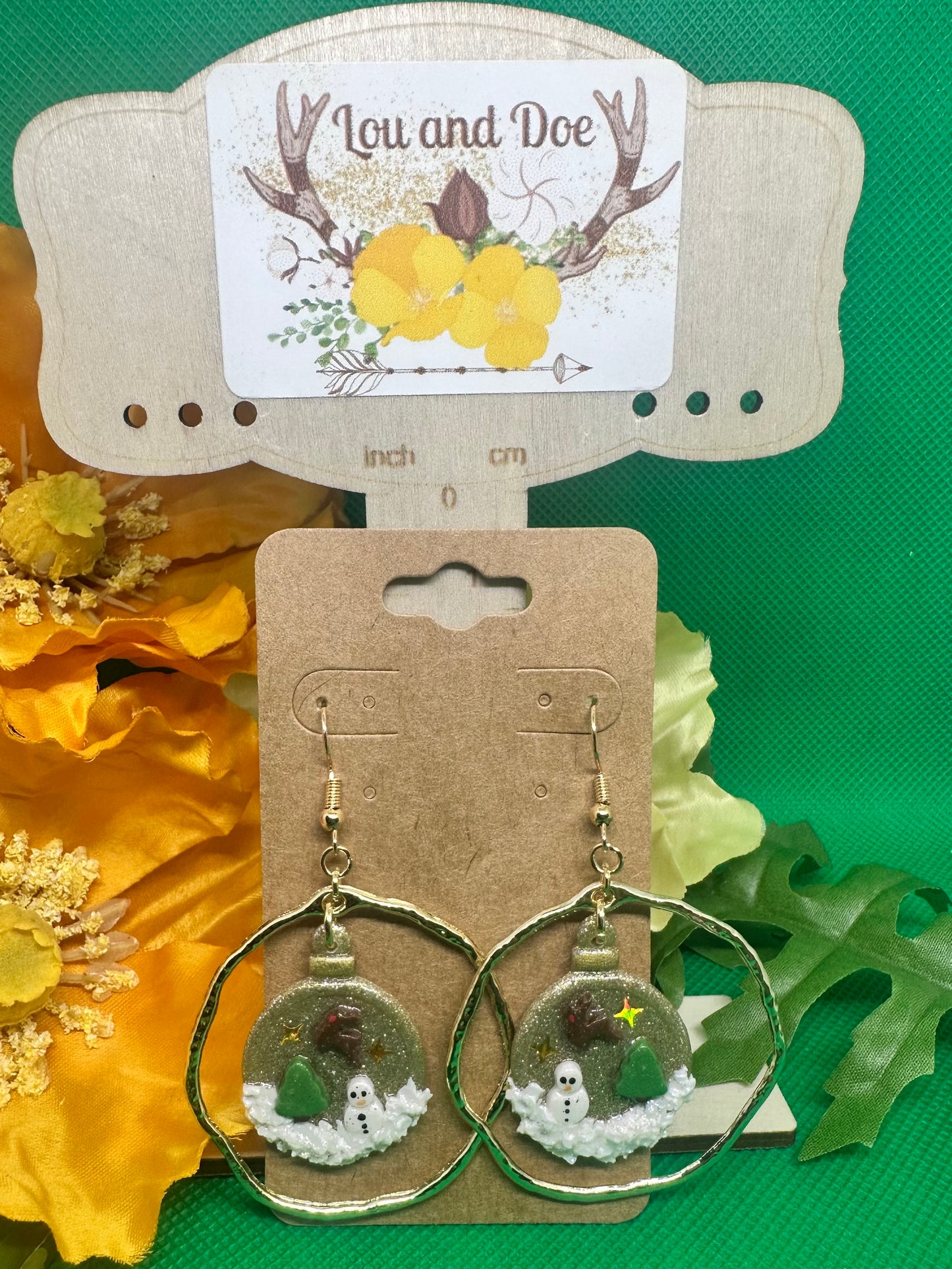 🎄Gold glittery ornament dangle earrings inside a gold embellishment on gold shepherds hooks🎄