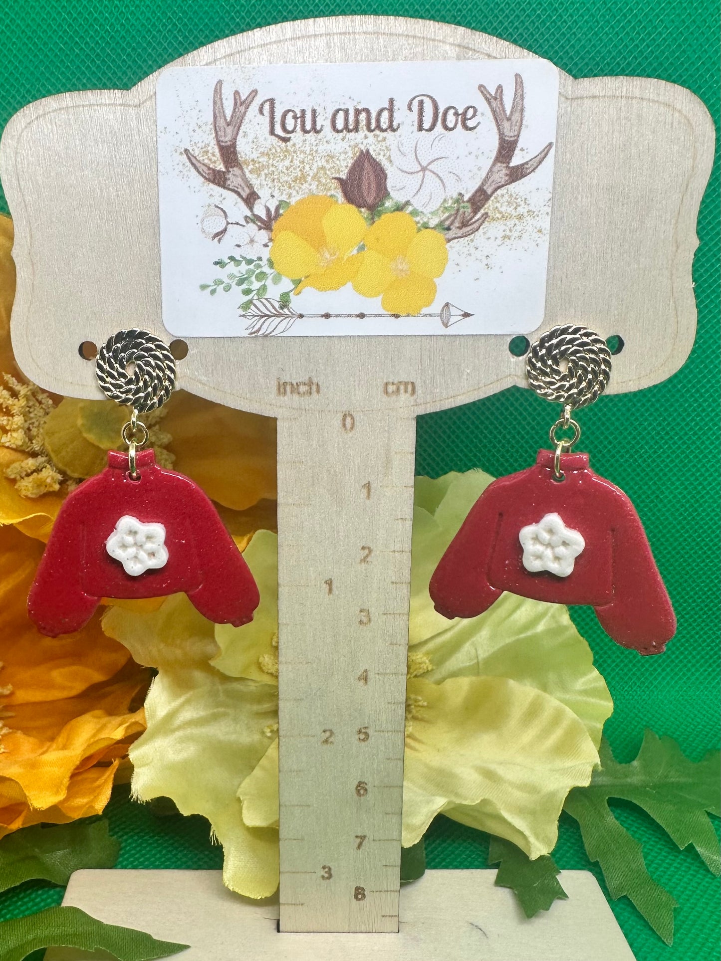 🧣Red holiday sweater dangle earrings on gold rope findings🧣