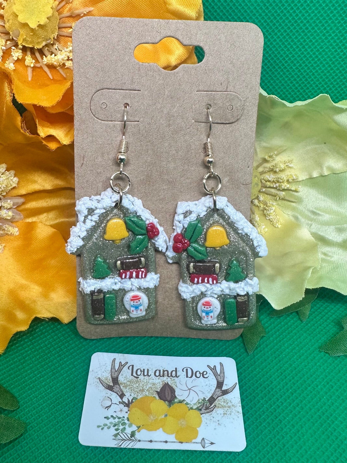 ☃️Holiday house bookshelf dangle earrings on gold shepherds hooks in☃️