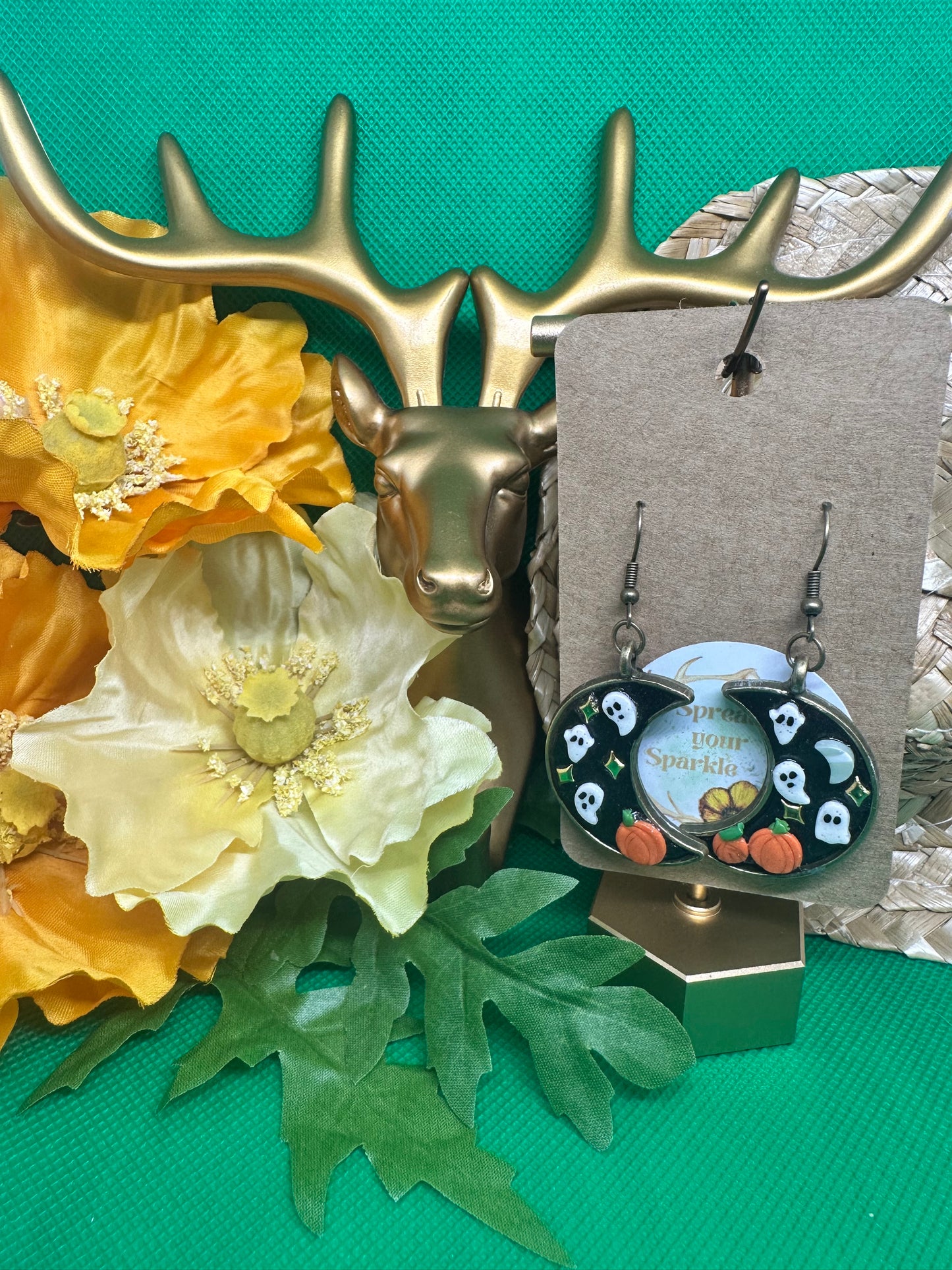 🎃Antique Crescent fall scene dangle earrings🎃