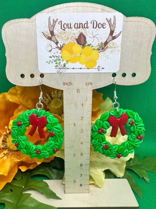 🎅🏼Holiday wreath dangle earrings on silver shepherds hooks🎅🏼