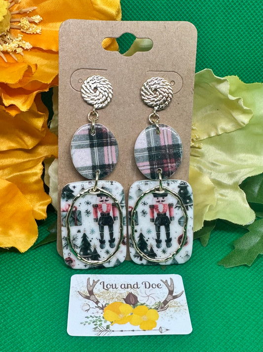 🌲vintage plaid and nutcracker dangle  earrings with gold embellishment on gold rope findings🌲