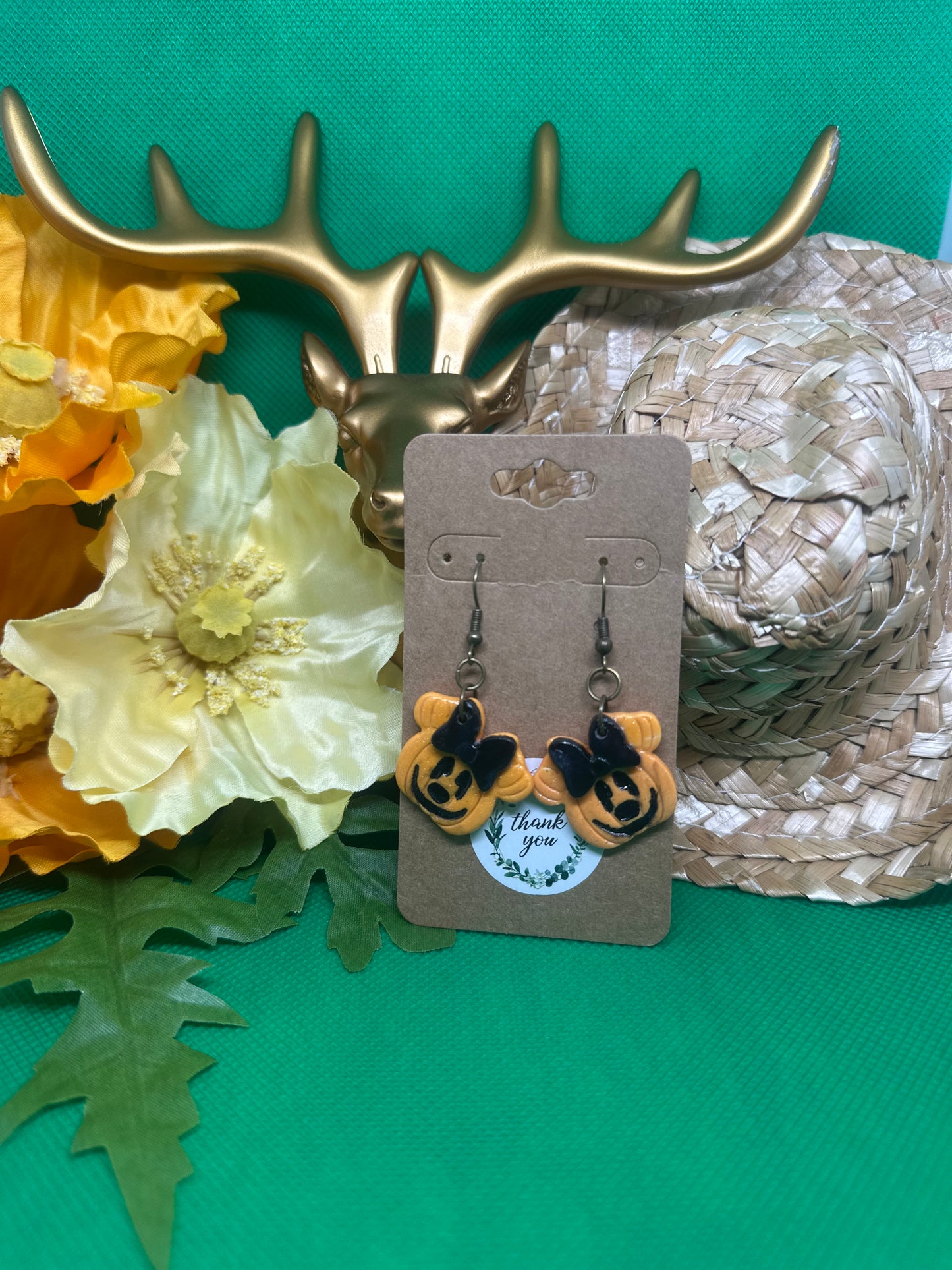 🎃mouse with bow jack-o’-lantern dangle earrings on antique shepherd hooks🎃