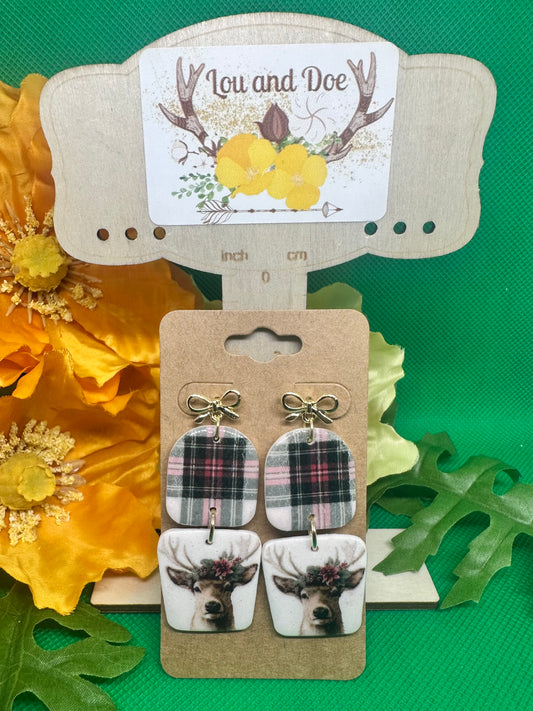 🧣Vintage plaid with reindeer dangle earrings on gold bow findings🧣