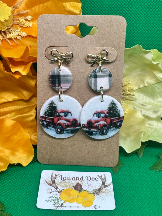 🌲Vintage holiday plaid and vintage truck dangle earrings on gold bow findings🌲
