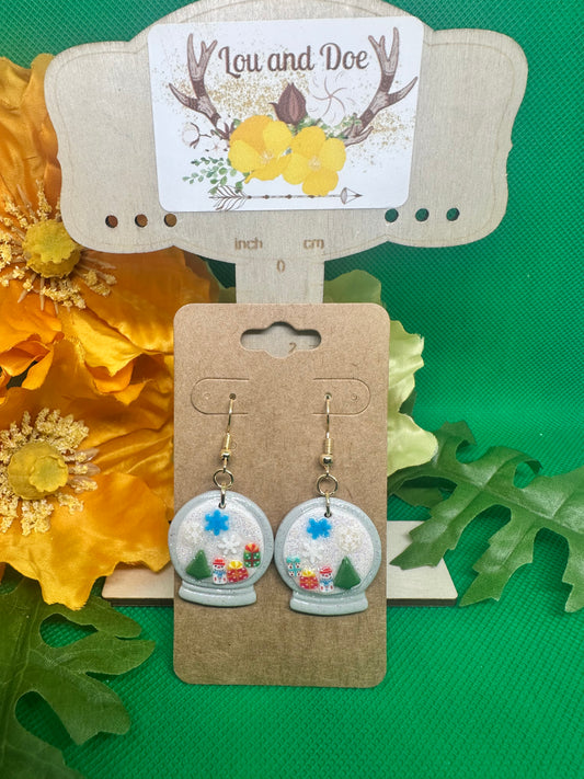 ❄️Holiday snow globe dangle earrings on gold shepherds hooks❄️